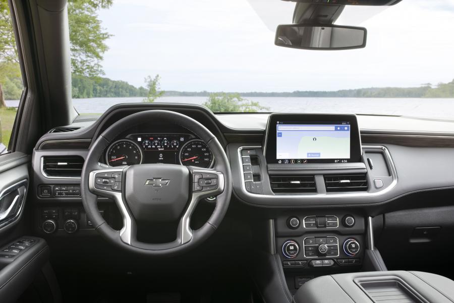 Торпедо Chevrolet Suburban Z71 2020 года  (фото 23 из 33)